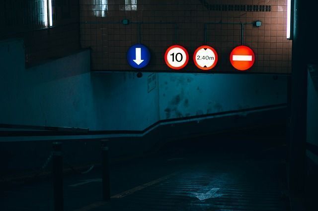 Normas de seguridad y limpieza en un garaje comunitario