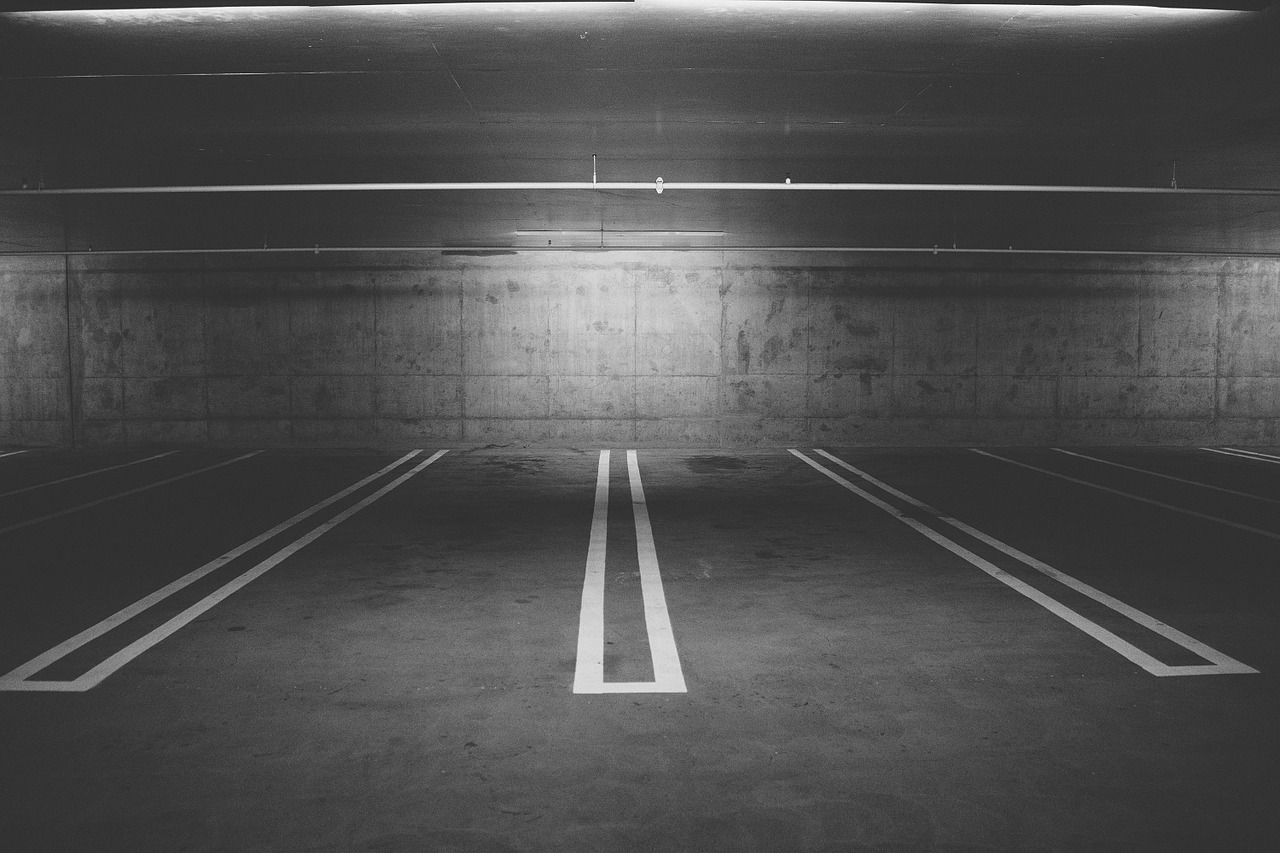 Qué son los topes de estacionamiento y qué tipos existen