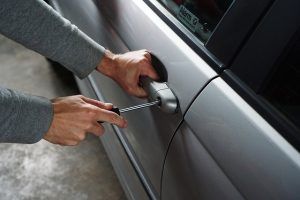 Cómo actuar ante el robo de un coche particular